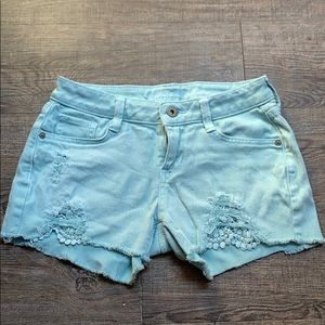 JEAN SHORTS W/ LACE
